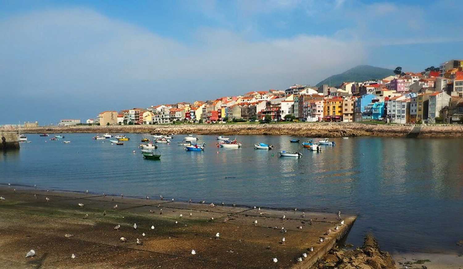 Pueblo aguarda camino portugues costa